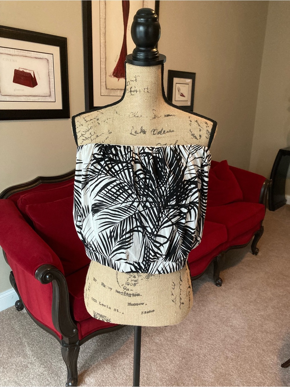 Express Black & White Palm-Print Off-Shoulder Crop Top